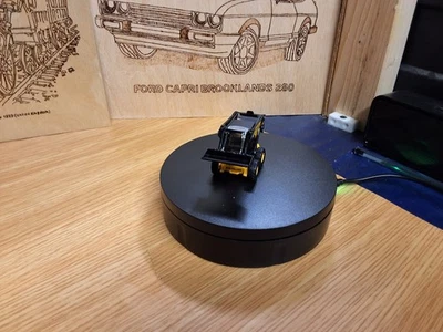 DIECAST 1:87 UNIVERSALE HOBBY NEW HOLLAND COSTRUZIONE L175 - Immagine 1 di 4