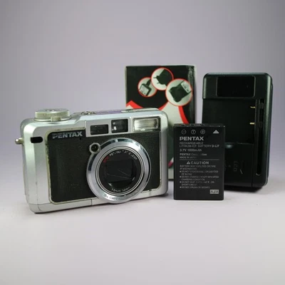 Pentax Digital Camera Optio 750Z 7.0MP Silver Flip Screen Tested With Charger - Image 1 of 4