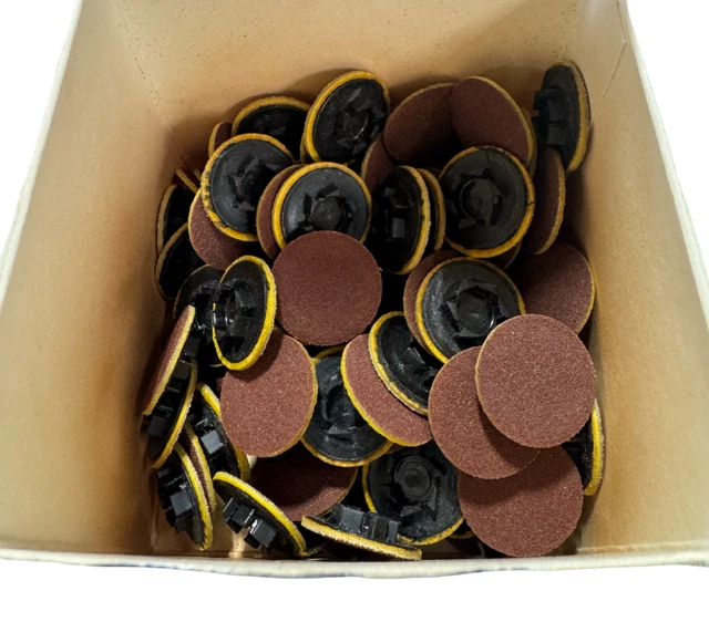 Merit 3/4" Quick Change Sanding Discs 320 Grit A/O, Type I, Power-Lock 100 Pack - Image 1 of 1