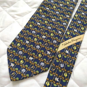 [Salvatore Ferragamo] Cravatta stampa elefante - Foto 1 di 10