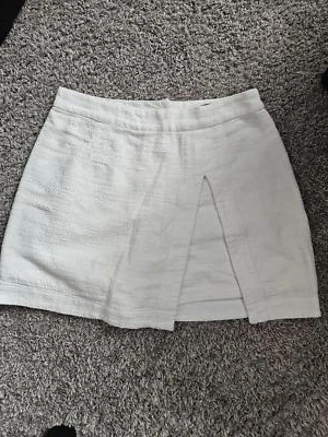 Nanette Lepore Women's Textured White Skort - Size 2 #226 - Image 1 of 4