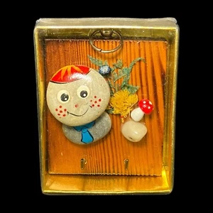 Vintage Jasco Schlüssel Haken Aufhänger Keystone Keeper Steinmann bemalt Haustier Steinpilz - Bild 1 von 5
