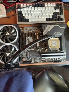 INTEL CORE I7-13700k RAM DDR5 BUNDLE AVEC VENTILATEURS DE REFROIDISSEMENT, CARTE MÈRE - Photo 1/15