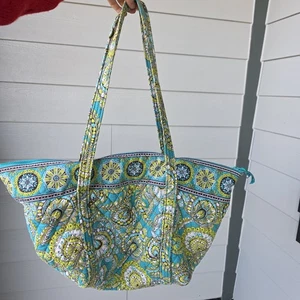Borsa Vera Bradley Limes Up trapuntata grande borsa a tracolla con zip floreale - Foto 1 di 10