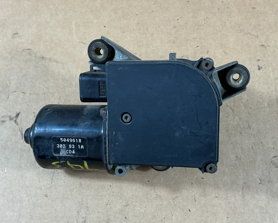 Мотор стеклоочистителя переднего лобового стекла 1994-1997 GMC Sonoma 5049618 - Изображение 1 из 4