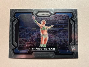 2024 WWE Panini Prizm - Charlotte Flair #28 - Smackdown - Foto 1 di 2