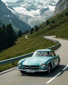 Blaues Mercedes Benz Hardtop auf Schweizer Alpenstrasse - Kunstdruck / Poster - Bild 1 von 1