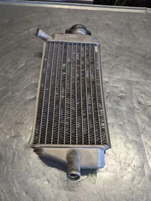 2005 Honda Crf450r Right Engine Radiator 19010-mey-670 B - Image 1 of 4