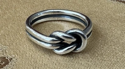 Anel de arte aposentado assinado James Avery Eternal Love Knot prata esterlina tamanho 7,5 - Imagem 1 de 4