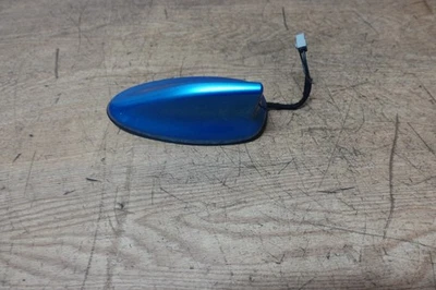 43544 C6B 2018 NISSAN QASHQAI AERIAL ROOF ANTENNA IN BLUE COLOUR.RCA 282086FP0D - Image 1 of 4