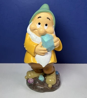 "Estatua de jardín tímida de 8"" de Blancanieves y los siete enanitos Disney" Foto 1 de 4