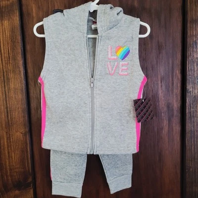Nuevo Niñas Niño Pequeño Talla 2t Sudadera con Capucha Sin Mangas Por Diva 2 piezas Love Glitter Foto 1 de 4
