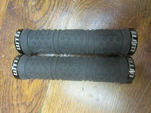 WTB LOCK-ON HANDLEBAR GRIPS - BLACK - Picture 1 of 4