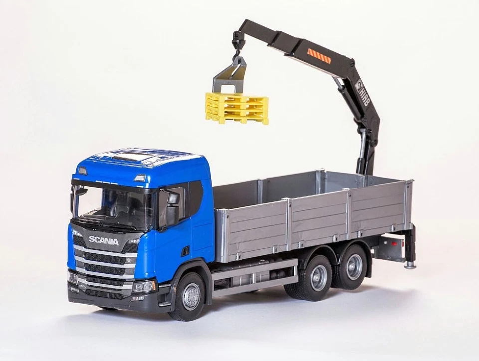 EMEK,SCANIA CR 500 6x4 blue with HIAB rear loading crane, 1/25, EMEK50604 - Image 1 of 1