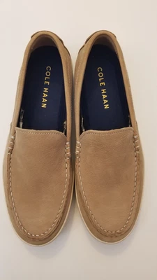 Zapatos sin cordones COLE HAAN Claude Venetian para hombre, gamuza. Beige. 8 M. NUEVO. Foto 1 de 4