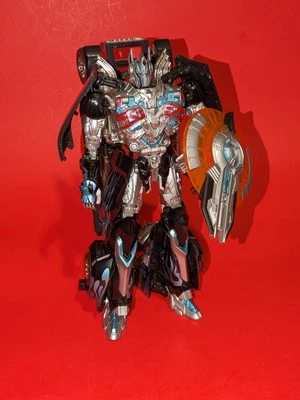 Figura de acción Transformers Advanced Black Knight Optimus Prime SIN ESPADA Foto 1 de 4