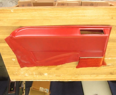 SHOW QUALITY 1974 1975 1976 CADILLAC COUPE DEVILLE LH REAR ARMREST MEDIUM RED Foto 1 de 4