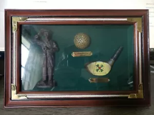 De colección. Shadowbox of Miniature Golf Equipment-Club Figura Bola Cuerda Borde - Imagen 1 de 5