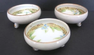 3 PC VINTAGE NIPPON PORCELAIN FOOTED OPEN SALTS WHITE W/ BLUE FLORAL #F2 - Picture 1 of 3