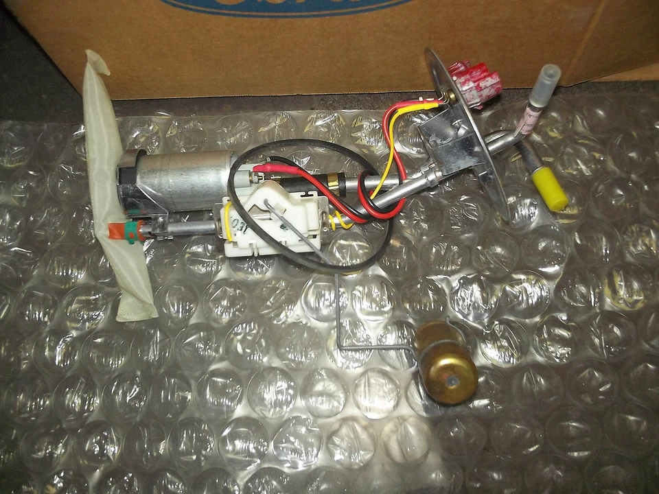 Ford F250 F350 1987 1988 1989 4,9 5,0 L bomba de combustible nuevo de lote Foto 1 de 3