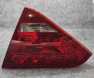 2012 Audi A5 Convertible Passenger Rear Right Inner Tail Light 8T0 945 094B OEM - Foto 1 di 9