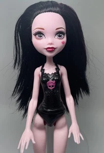 Monster High Draculaura Doll Daughter of Dracula Mattel 2015 - Picture 1 of 4