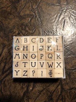 HAMPTON ART KI МИНИ ДЕРЕВЯННЫЙ ВЕРХНИЙ РЕГИСТР АЛФАВИТ МАРКИ 30 МАРОК - Изображение 1 из 3