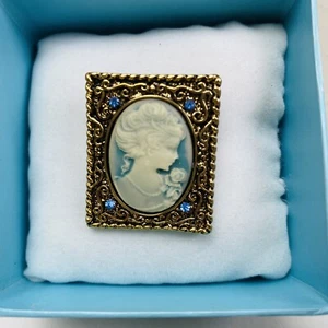 Vintage Gold Tone L Blue White Celluloid Lady Cameo Portrait Brooch Pin Gemstone - Picture 1 of 5