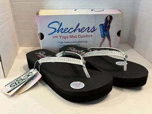 Skechers Sandals Thong Flip Flop White Rhinestones Black Sole Size 8 New In Box - Picture 1 of 9