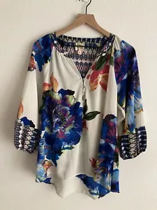 Fig & Flower Women's Bright Floral V-Neck 1/4 Button Up Blouse sz Sm - Picture 1 of 10