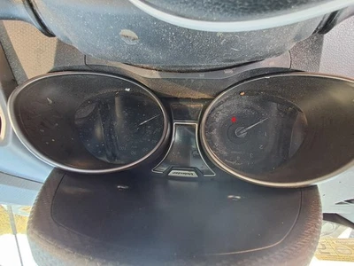 Used Speedometer Gauge fits: 2014 Hyundai Veloster cluster MPH US market w/Super - Imagem 1 de 4