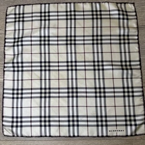Bufanda de seda Burberry London 47*47 cm - Imagen 1 de 6
