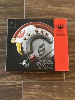 Capacete eletrônico Star Wars The Black Series: Luke Skywalker (X-Wing) - Imagem 1 de 4