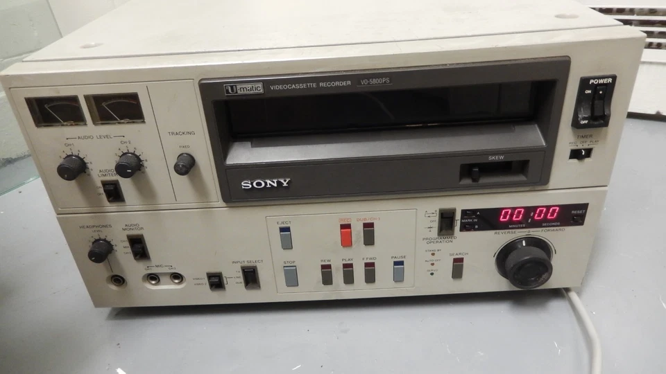 SONY    U Matic Video Casette Recorder VO-5800 PS - Bild 1 von 4