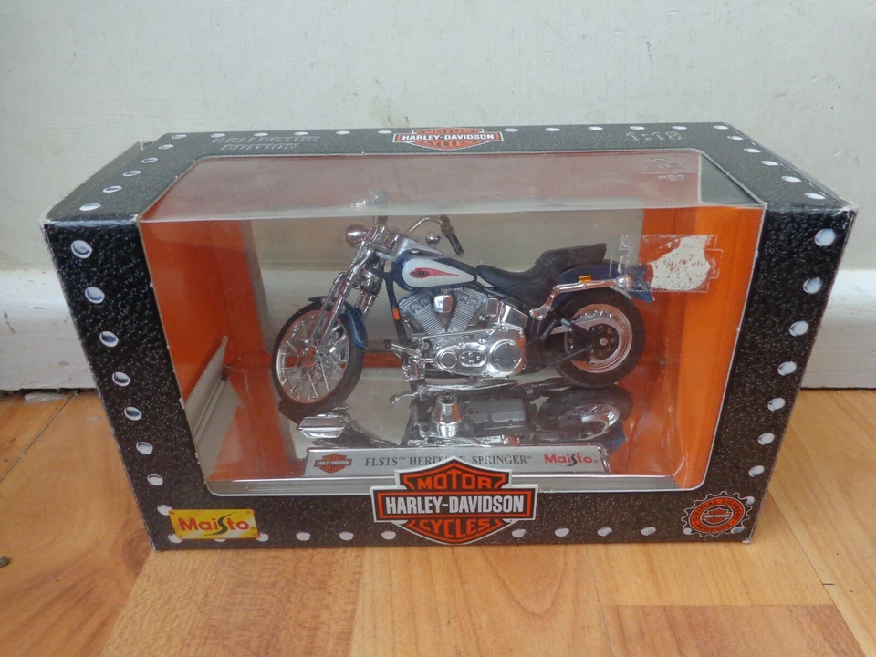 1/18 Maisto Classico 1997 Blu E Bianco FXSTB Bad Boy Harley Davidson Bicicletta - Immagine 1 di 1