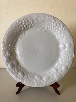 PLATO DE CENA Blanc Sur Blanc de Farberware 10 5/8" Foto 1 de 4