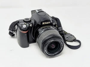 Nikon D40 6,1 megapixel fotocamera reflex digitale con obiettivo Nikon 18-55 mm II ED DX - Foto 1 di 9