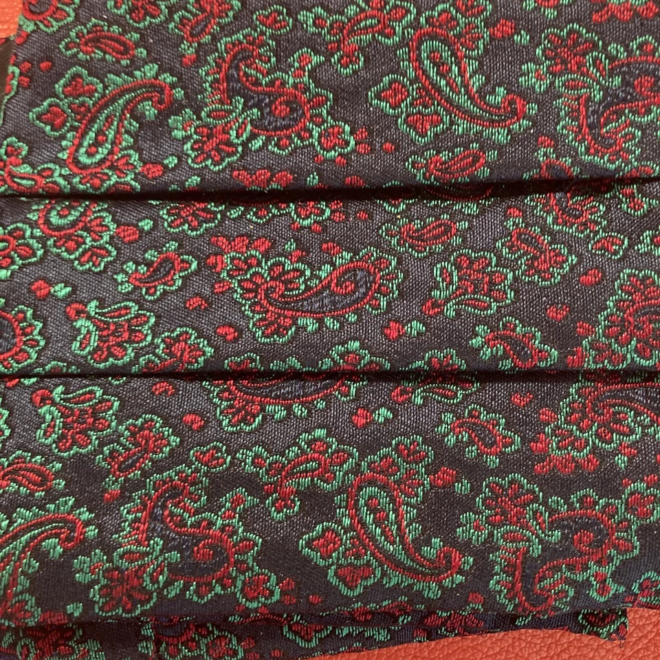 AKCO Hecho en Inglaterra 100% Importado Seda Brocado Paisley Cummerbund Foto 1 de 4