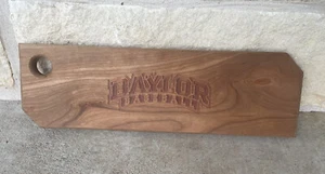 Tabla de cortar de madera hecha a mano de béisbol Baylor Bears grande 12 béisbol BU Sic Em - Imagen 1 de 4