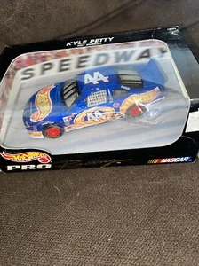 1997 Kyle Petty Hot Wheels Pro Racing NASCAR 1:43 Pontiac #44 - Picture 1 of 4