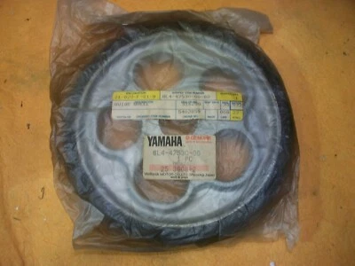 Rueda guía de suspensión Yamaha Snowmobile Exciter Bravo GPX SRX NUEVA OEM 8L4-47530 Foto 1 de 2