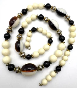 "Collar vintage Lucite imitación marfil oro acentuado negro marrón 32""" - Imagen 1 de 9