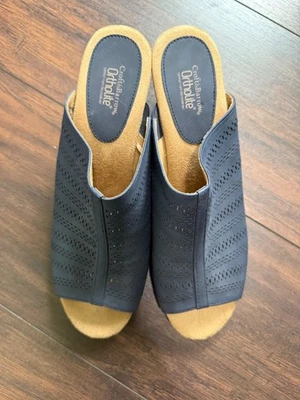 NWOT Croft & Barrow Ortholite Slides Blue with Hole Pattern Womans 11M - Image 1 of 4