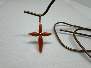 Vintage Yellow Gold 18k Coral/spiny Oyster Cross Pendant Unique Jewelry, 750 - Picture 1 of 10