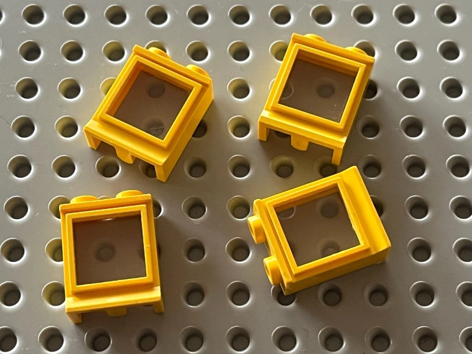 4 x Yellow Window LEGO vintage fenetre 3081cc01 / set 370 585 575 149 368 6552 - Photo 1/1
