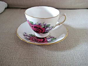 Royal Vale Ridgway Potteries Ltd Bone China Rose Teetasse & Untertasse Set England - Bild 1 von 8