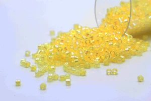 Cuentas de semillas Miyuki Delicas 11/0 cristal amarillo AB DB-053 - Imagen 1 de 2