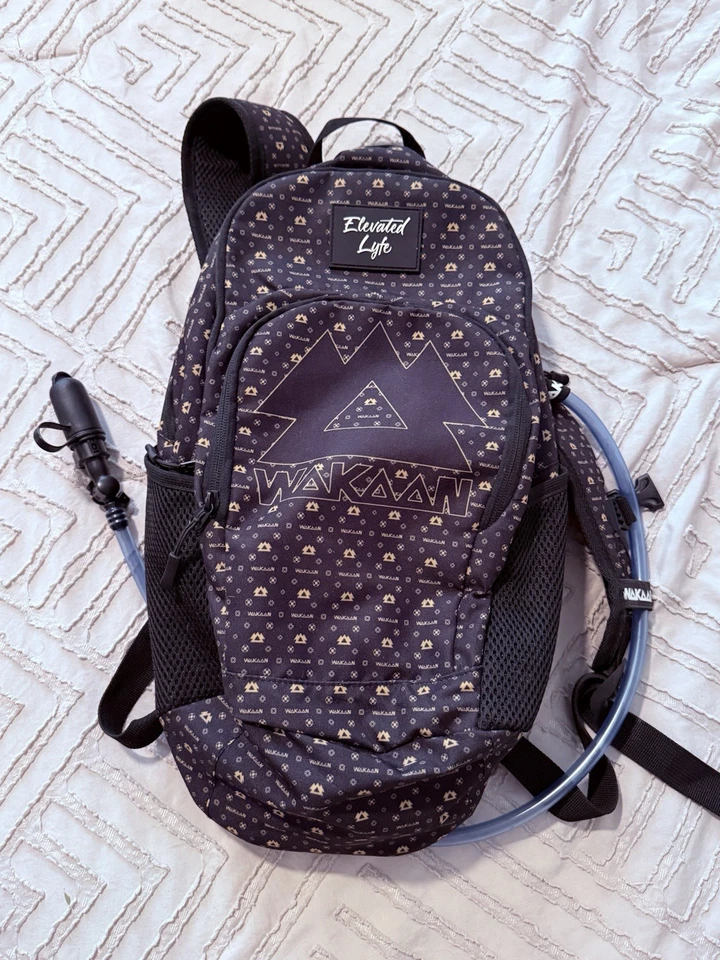 Wakaan Gold Camelback Foto 1 de 1