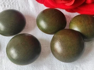 Lot 5 gros boutons anciens en bois vert bombé 2,9 cm ref 903 - Picture 1 of 5