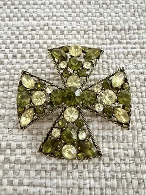 Broche maltés vintage de 8 puntos tonos de pedrería esmeralda y peridoto sin firmar Foto 1 de 4